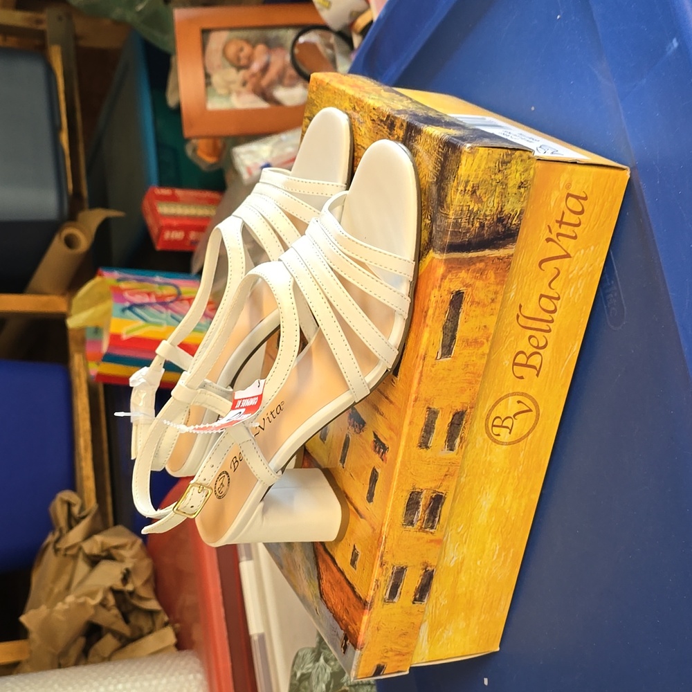 Bella Vita Gretta sandals